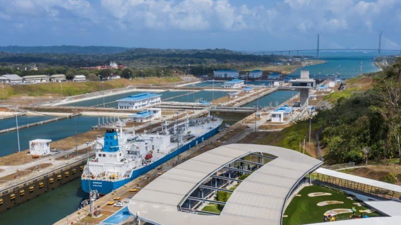 Canal de Panamá calado Neopanamax