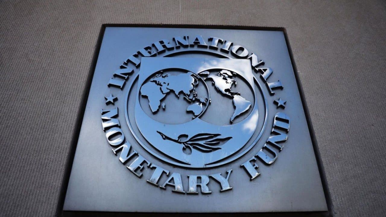 El Gobierno reconoce que no cumplirá la meta fiscal acordada con el FMI en 2026
