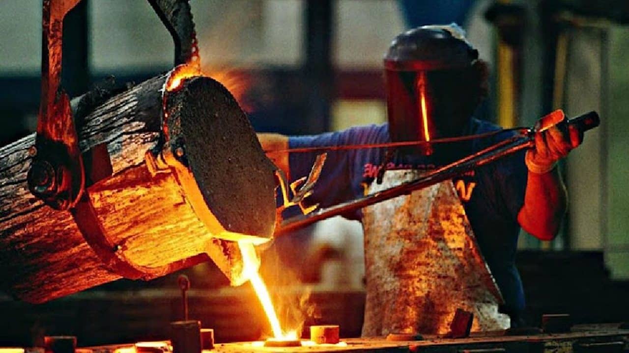 La industria metalúrgica se desplomó 6,1% en agosto y opera al límite de su capacidad