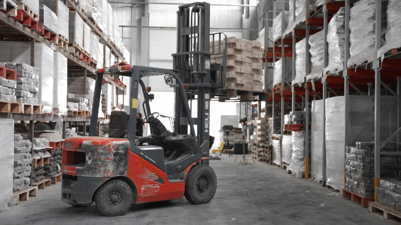 El mercado confirma que la economía entró en recesión y recorta las proyecciones de PBI para 2026
