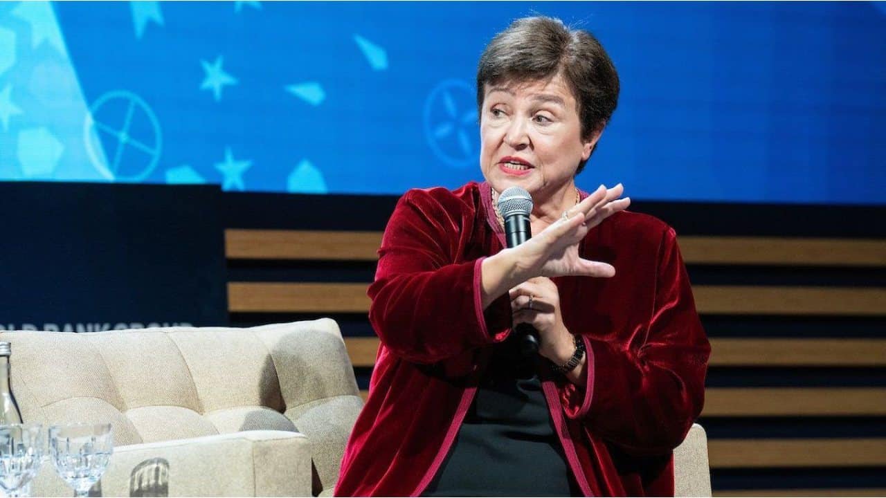 El FMI advierte que la inversión en IA sostiene el crecimiento mundial cerca del 3%